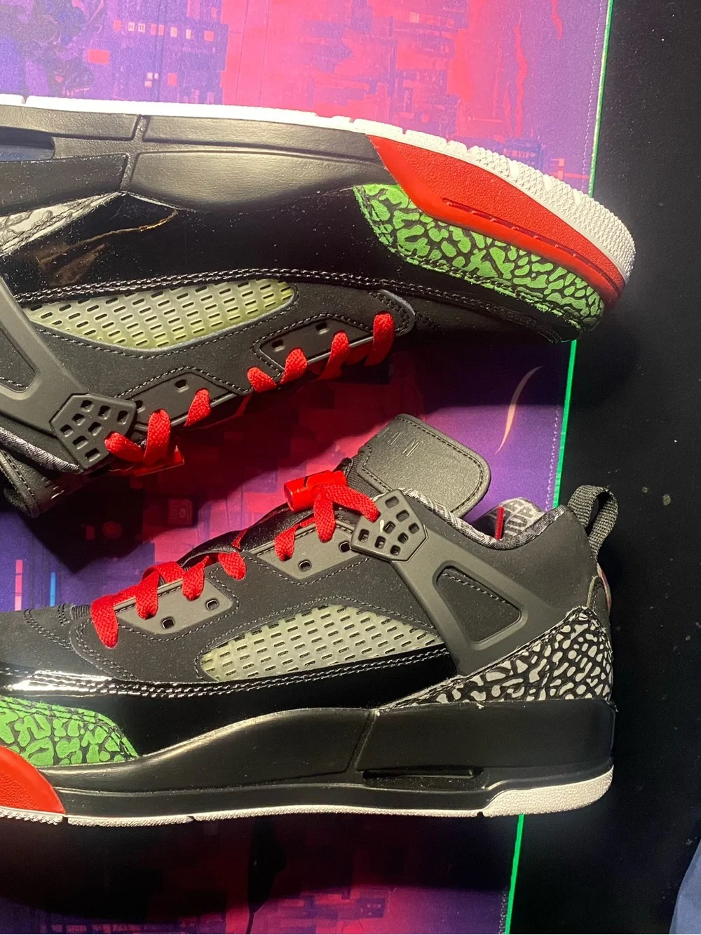 Jordan Men's Black/Red/Green Low-Top Athletic Sneakers